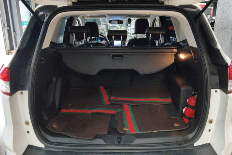 Used Ford Kuga 2015 1.5L GTDi Two-Wheel Drive Fashion Edition Trunk