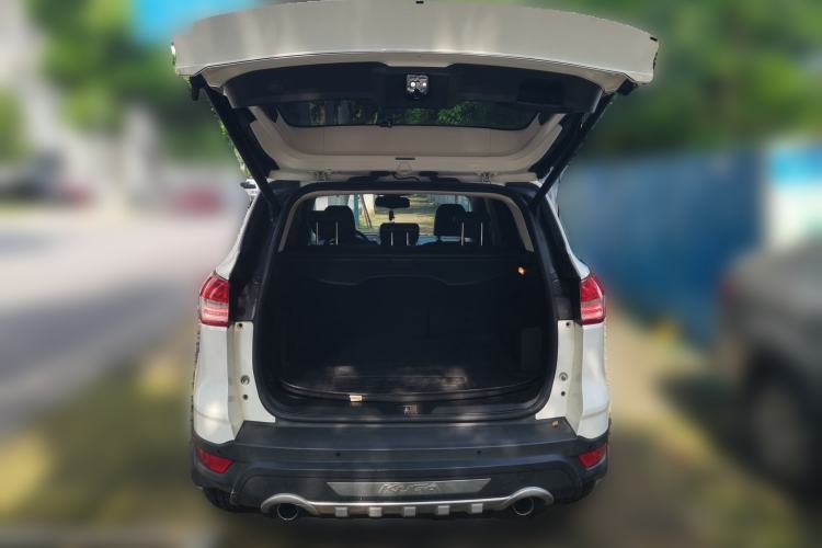 Used Ford Kuga 2015 1.5L GTDi Four-Wheel-Drive Elite Model Trunk