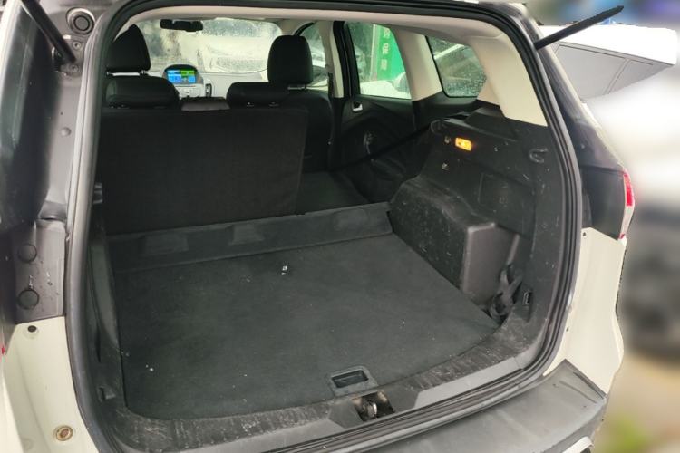 Used Ford Kuga 2015 1.5L GTDi Two-Wheel-Drive Comfort Model Trunk