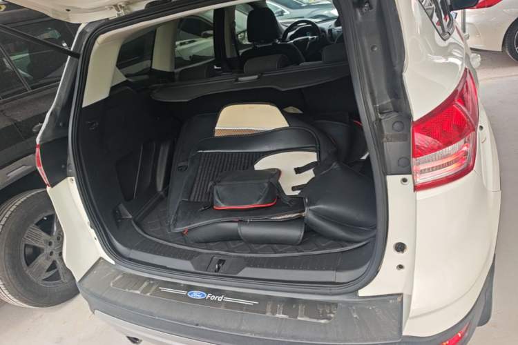 Used Ford Kuga 2015 1.5L GTDi Two-Wheel-Drive Comfort Model Trunk