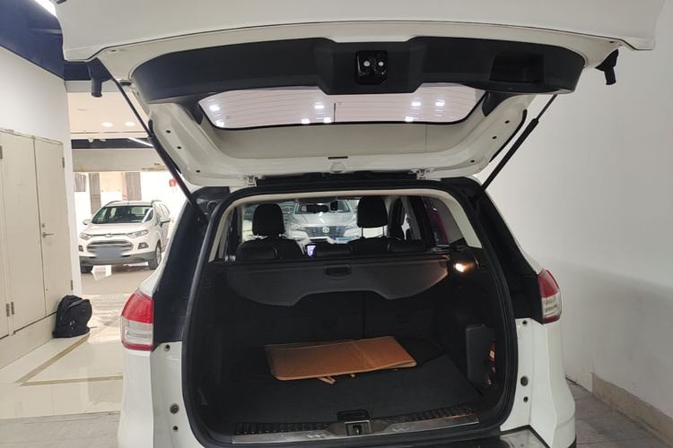 Used Ford Kuga 2015 1.5L GTDi Two-Wheel-Drive Comfort Model Trunk