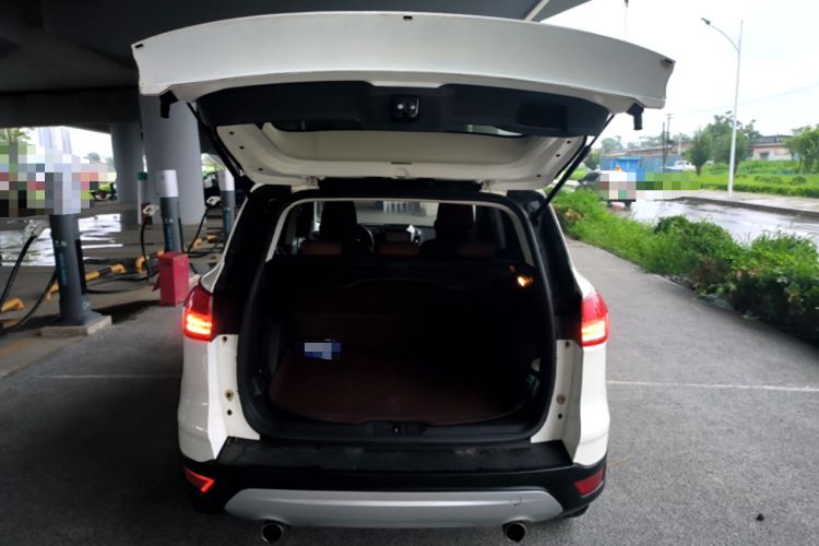 Used Ford Kuga 2015 1.5L GTDi Two-Wheel-Drive Comfort Model Trunk