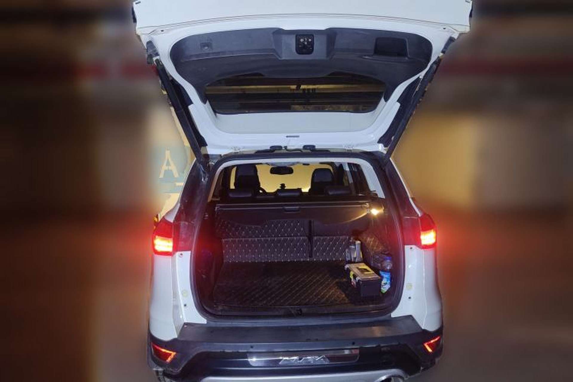 Used Ford Kuga 2015 2.0L GTDi Four-Wheel Drive Elite Model Trunk