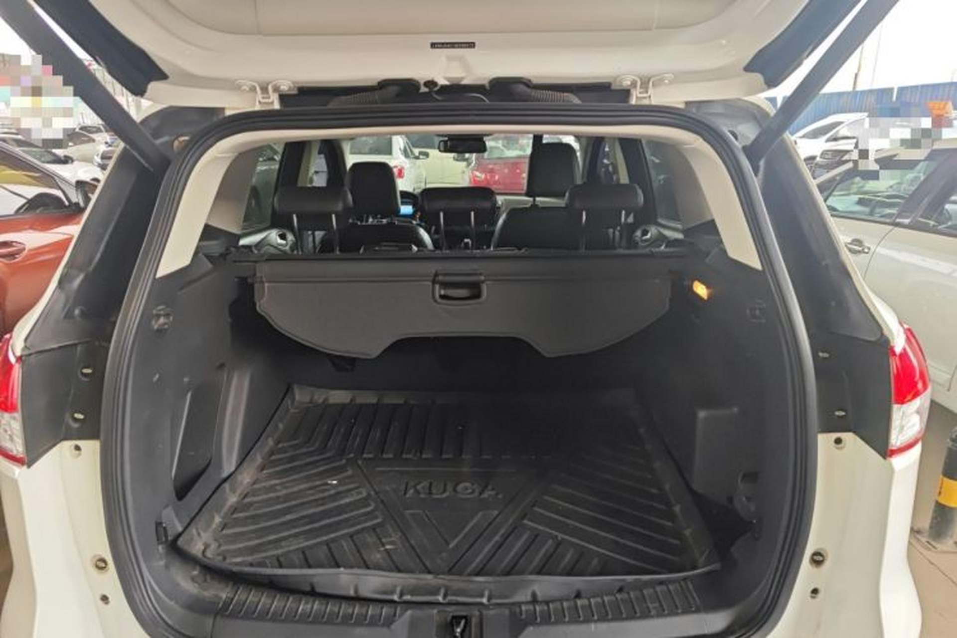 Used Ford Kuga 2015 2.0L GTDi Four-Wheel Drive Prestige Model Trunk