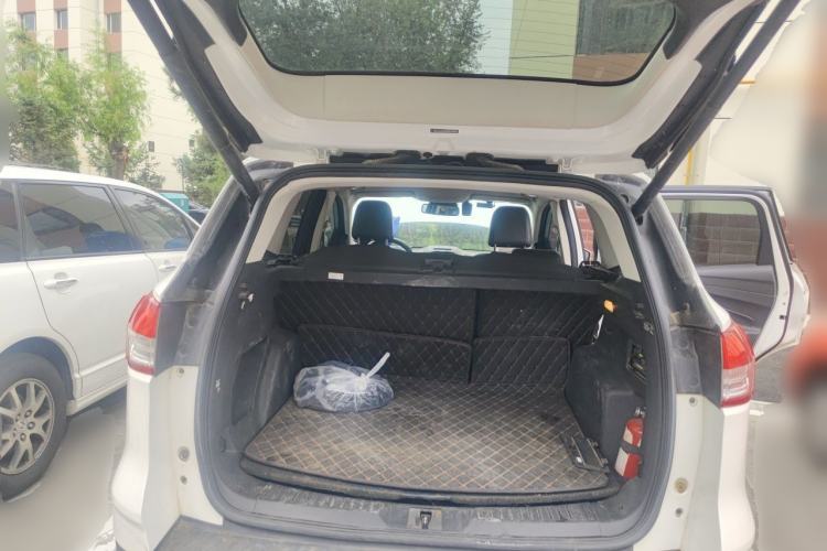 Used Ford Kuga 2015 2.0L GTDi Four-Wheel-Drive Sport Model Trunk