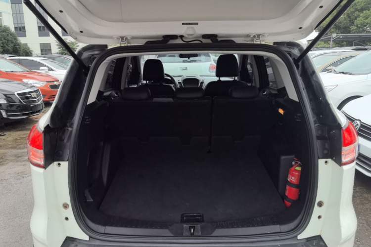 Used Ford Kuga 2015 1.5L GTDi Two-Wheel-Drive Comfort Model Trunk