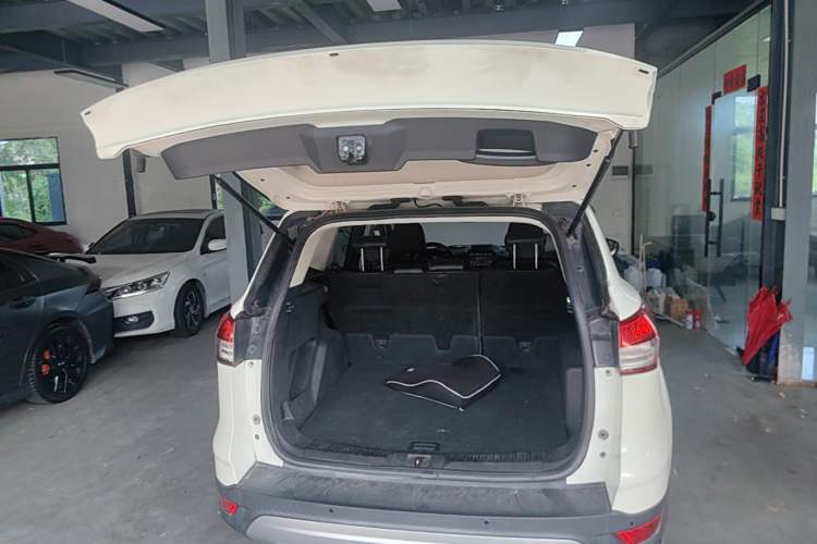 Used Ford Kuga 2015 1.5L GTDi Two-Wheel Drive Fashion Edition Trunk