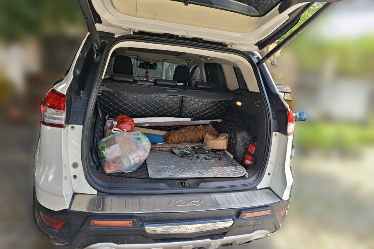 Used Ford Kuga 2015 2.0L GTDi Four-Wheel-Drive Sport Model Trunk