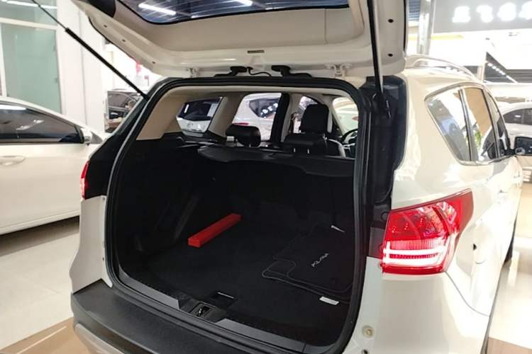 Used Ford Kuga 2015 1.5L GTDi Two-Wheel Drive Fashion Edition Trunk