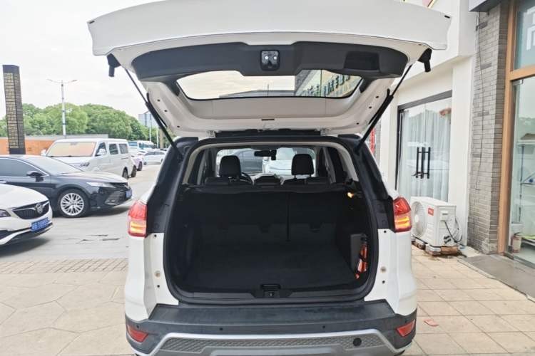 Used Ford Kuga 2015 1.5L GTDi Two-Wheel Drive Fashion Edition Trunk