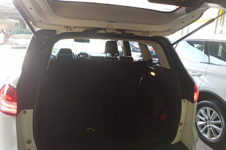 Used Ford Kuga 2015 1.5L GTDi Two-Wheel Drive Fashion Edition Trunk