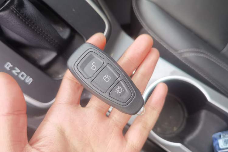 Used Ford Kuga 2015 2.0L GTDi Four-Wheel Drive Elite Model Vehicle Key