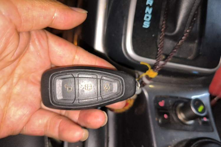 Used Ford Kuga 2015 1.5L GTDi Four-Wheel-Drive Elite Model Vehicle Key
