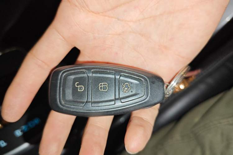 Used Ford Kuga 2015 1.5L GTDi Four-Wheel-Drive Elite Model Vehicle Key