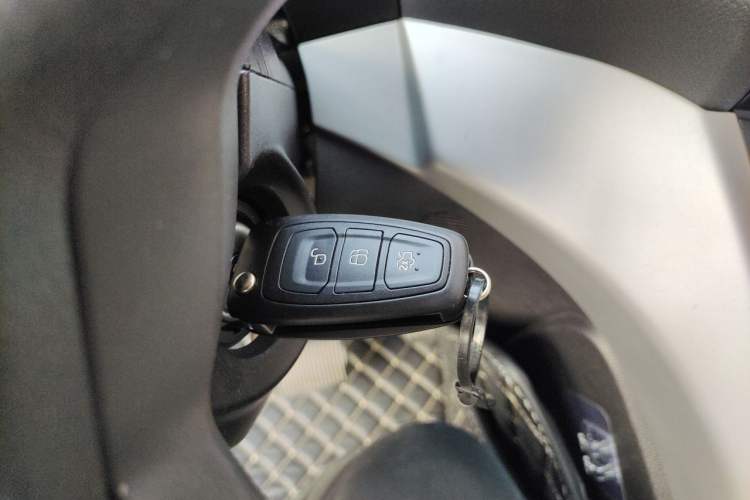 Used Ford Kuga 2015 1.5L GTDi Two-Wheel Drive Fashion Edition Vehicle Key