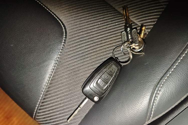 Used Ford Kuga 2015 1.5L GTDi Two-Wheel Drive Fashion Edition Vehicle Key