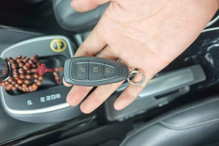 Used Ford Kuga 2015 2.0L GTDi Four-Wheel-Drive Sport Model Vehicle Key
