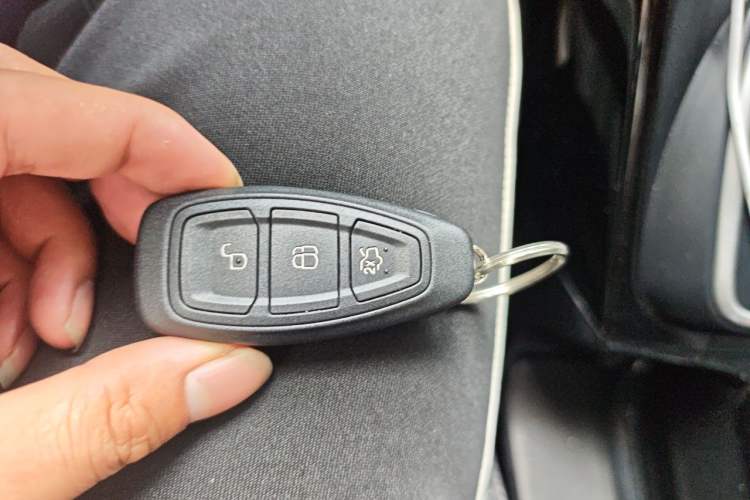 Used Ford Kuga 2015 2.0L GTDi Four-Wheel-Drive Sport Model Vehicle Key