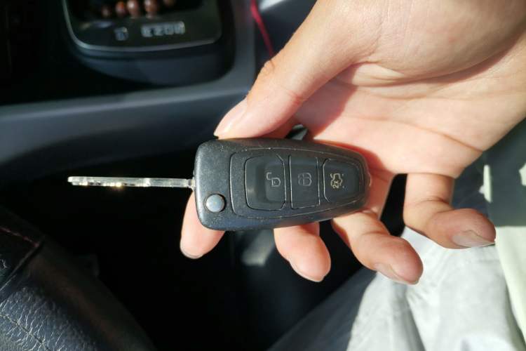 Used Ford Kuga 2015 1.5L GTDi Two-Wheel-Drive Comfort Model Vehicle Key