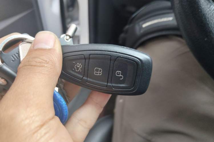 Used Ford Kuga 2015 1.5L GTDi Four-Wheel-Drive Elite Model Vehicle Key