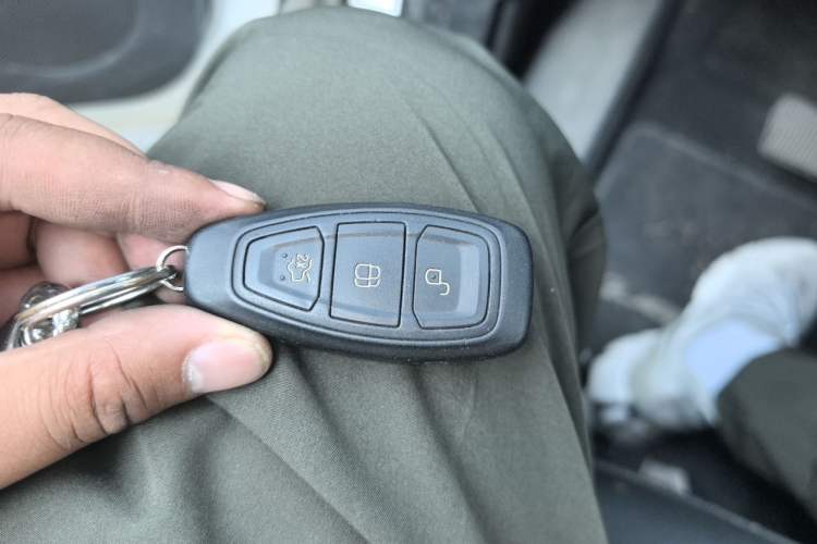 Used Ford Kuga 2015 2.0L GTDi Four-Wheel Drive Elite Model Vehicle Key