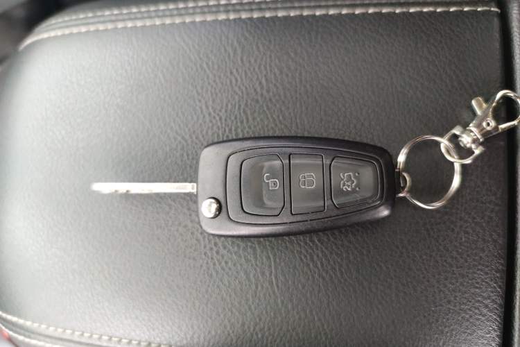 Used Ford Kuga 2015 1.5L GTDi Two-Wheel Drive Fashion Edition Vehicle Key