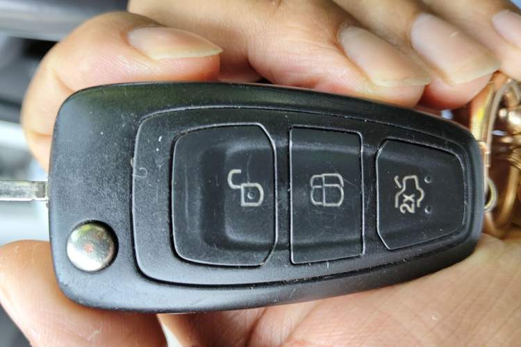 Used Ford Kuga 2015 1.5L GTDi Two-Wheel Drive Fashion Edition Vehicle Key