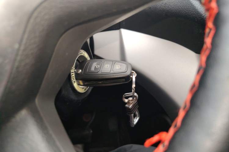 Used Ford Kuga 2015 1.5L GTDi Two-Wheel Drive Fashion Edition Vehicle Key