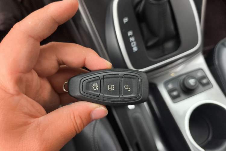 Used Ford Kuga 2015 1.5L GTDi Four-Wheel-Drive Elite Model Vehicle Key