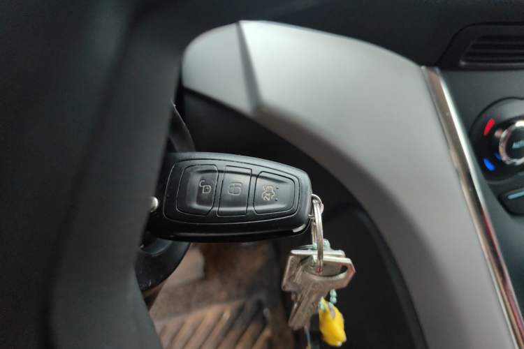 Used Ford Kuga 2015 1.5L GTDi Two-Wheel-Drive Comfort Model Vehicle Key