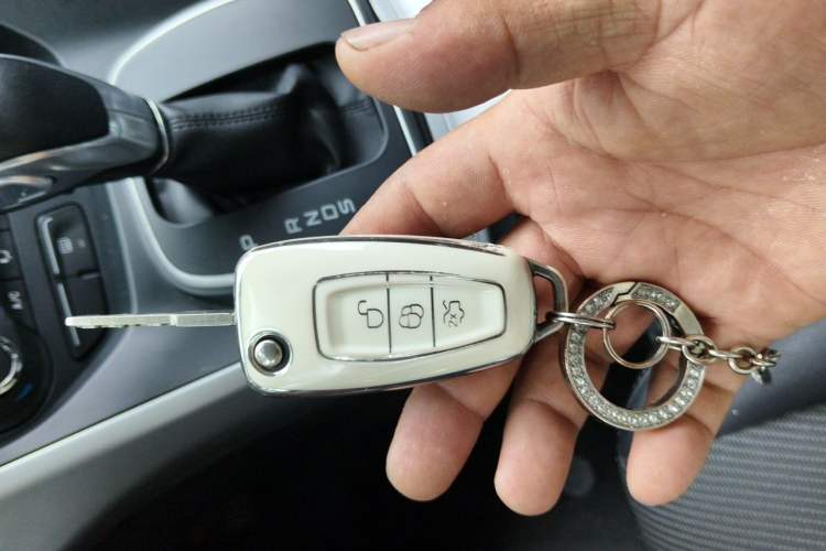 Used Ford Kuga 2015 1.5L GTDi Two-Wheel Drive Fashion Edition Vehicle Key