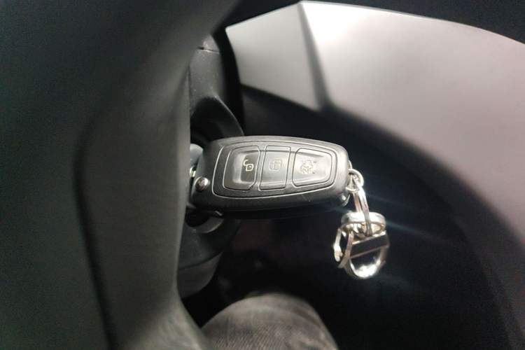 Used Ford Kuga 2015 1.5L GTDi Two-Wheel-Drive Comfort Model Vehicle Key