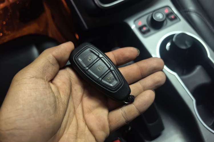 Used Ford Kuga 2015 1.5L GTDi Four-Wheel-Drive Elite Model Vehicle Key