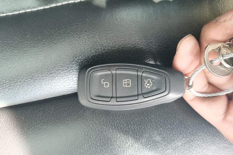 Used Ford Kuga 2015 2.0L GTDi Four-Wheel Drive Prestige Model Vehicle Key
