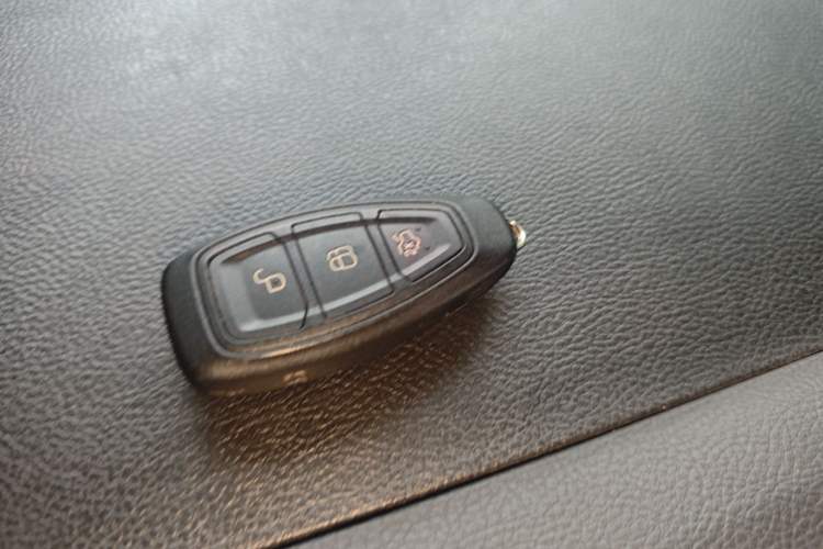 Used Ford Kuga 2015 2.0L GTDi Four-Wheel-Drive Sport Model Vehicle Key