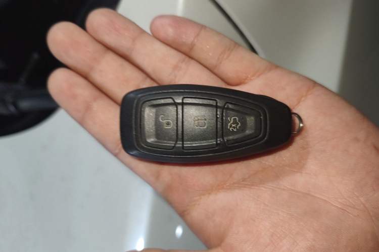 Used Ford Kuga 2015 2.0L GTDi Four-Wheel Drive Elite Model Vehicle Key