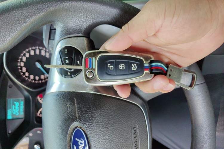 Used Ford Kuga 2015 1.5L GTDi Two-Wheel-Drive Comfort Model Vehicle Key
