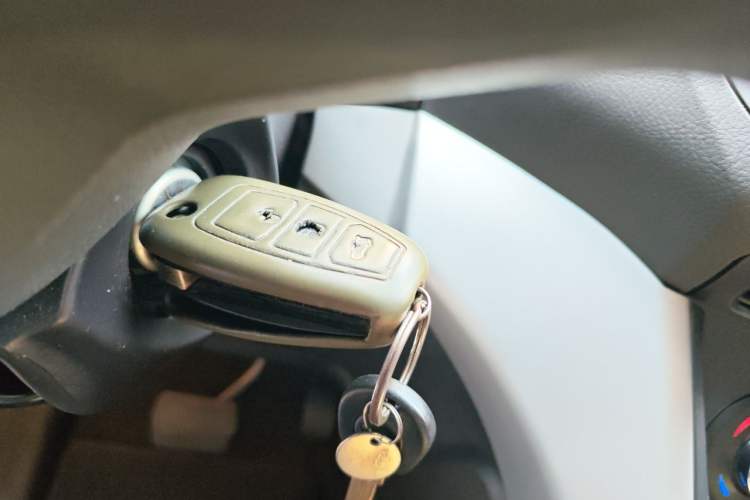 Used Ford Kuga 2015 1.5L GTDi Two-Wheel-Drive Comfort Model Vehicle Key