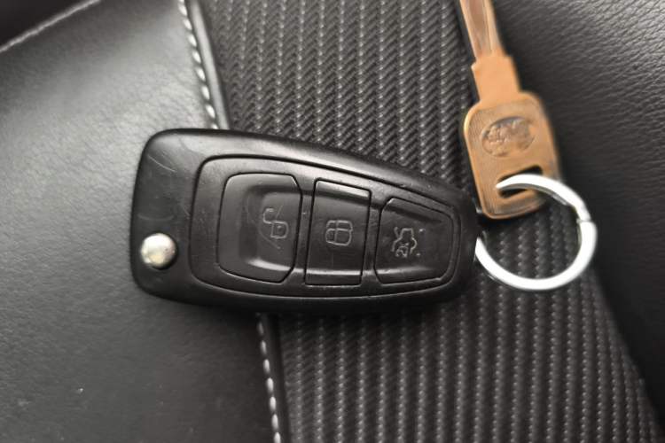 Used Ford Kuga 2015 1.5L GTDi Two-Wheel Drive Fashion Edition Vehicle Key