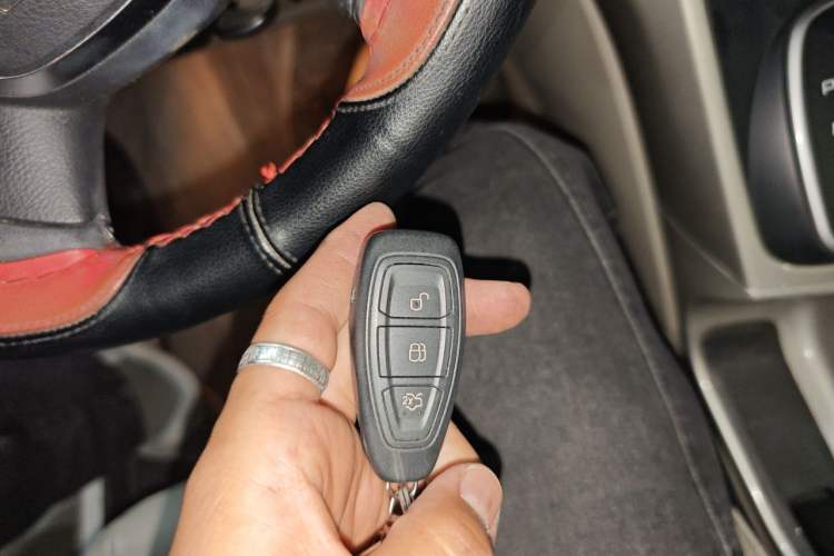 Used Ford Kuga 2015 1.5L GTDi Four-Wheel-Drive Elite Model Vehicle Key