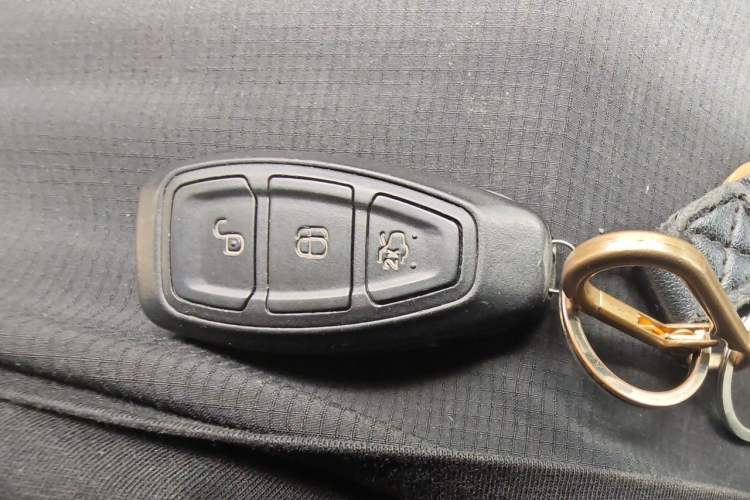 Used Ford Kuga 2015 2.0L GTDi Four-Wheel Drive Prestige Model Vehicle Key