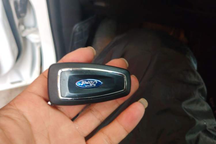 Used Ford Kuga 2015 1.5L GTDi Two-Wheel Drive Fashion Edition Vehicle Key