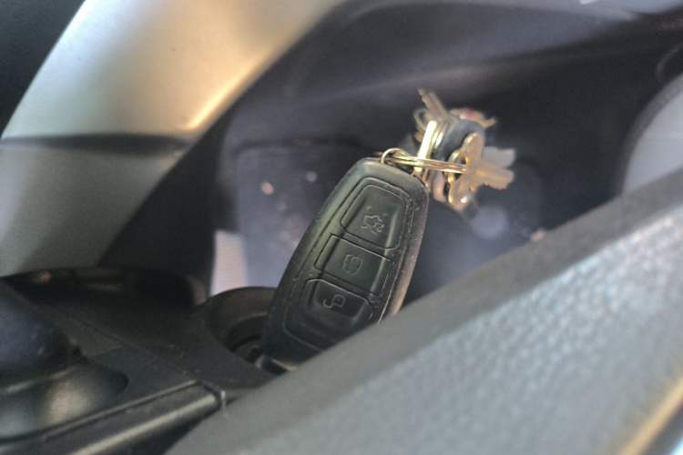 Used Ford Kuga 2015 1.5L GTDi Two-Wheel-Drive Comfort Model Vehicle Key