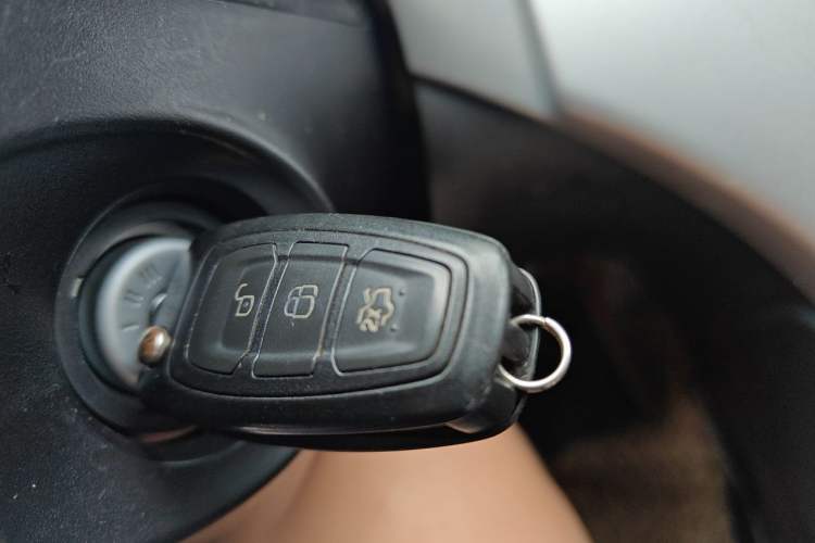 Used Ford Kuga 2015 1.5L GTDi Two-Wheel-Drive Comfort Model Vehicle Key