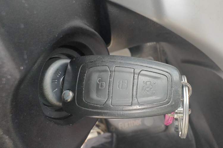 Used Ford Kuga 2015 1.5L GTDi Two-Wheel Drive Fashion Edition Vehicle Key