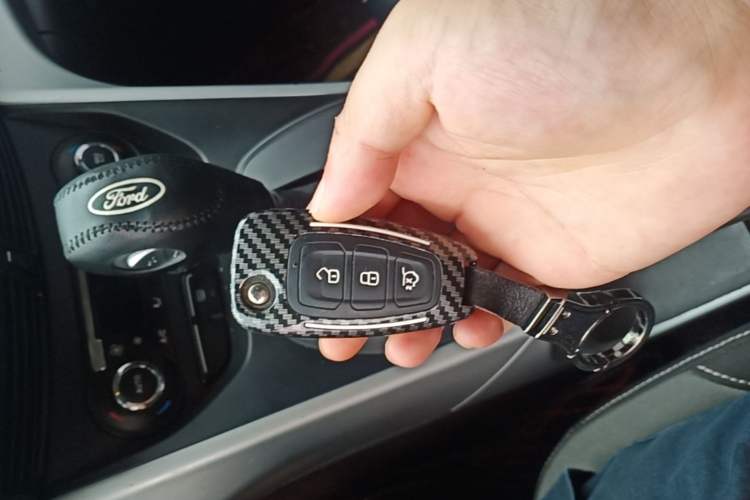 Used Ford Kuga 2015 1.5L GTDi Two-Wheel-Drive Comfort Model Vehicle Key