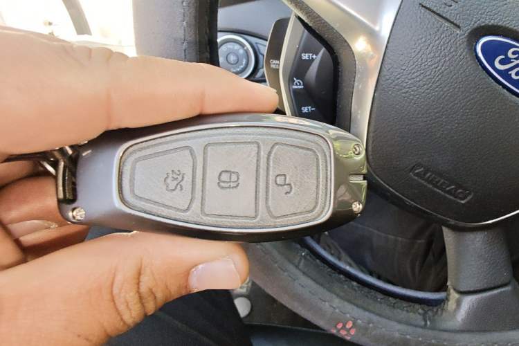 Used Ford Kuga 2015 1.5L GTDi Four-Wheel-Drive Elite Model Vehicle Key