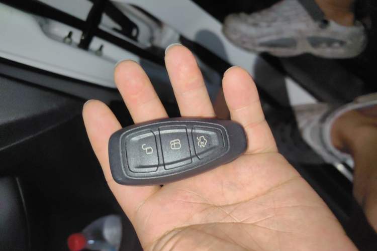 Used Ford Kuga 2015 1.5L GTDi Four-Wheel-Drive Elite Model Vehicle Key