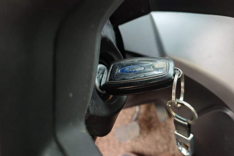 Used Ford Kuga 2015 1.5L GTDi Two-Wheel Drive Fashion Edition Vehicle Key