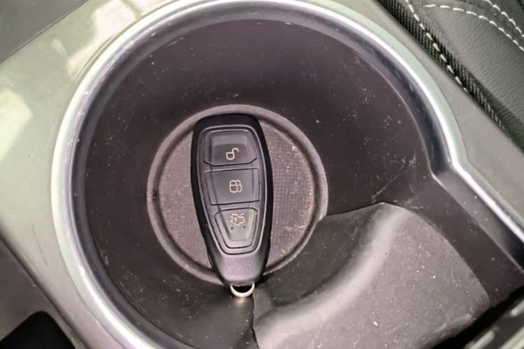 Used Ford Kuga 2015 1.5L GTDi Four-Wheel-Drive Elite Model Vehicle Key